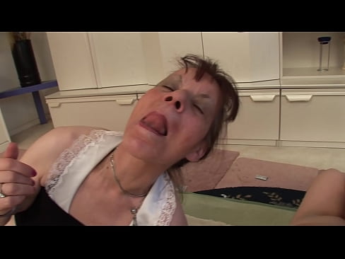 ❤️ To bedstemødre og en bedstefar har en trekant Fucking video at da.courseclass.ru ❌️❤