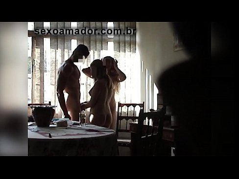 ❤️ Sexveninder inviterer en kæmpe mand og en trekant med ham Fucking video at da.courseclass.ru ❌️❤