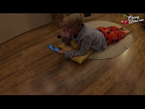 ❤️ Skør blondine suger kæmpe pik og hopper på den - analsex Fucking video at da.courseclass.ru ❌️❤